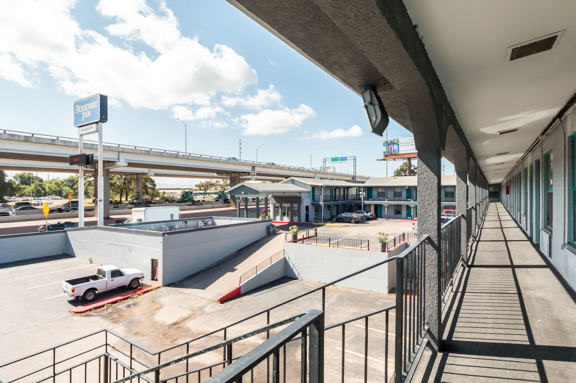 Rodeway Inn University Austin Exterior photo