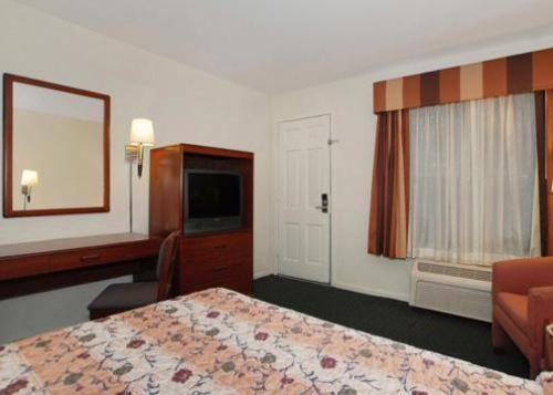 Rodeway Inn University Austin Room photo