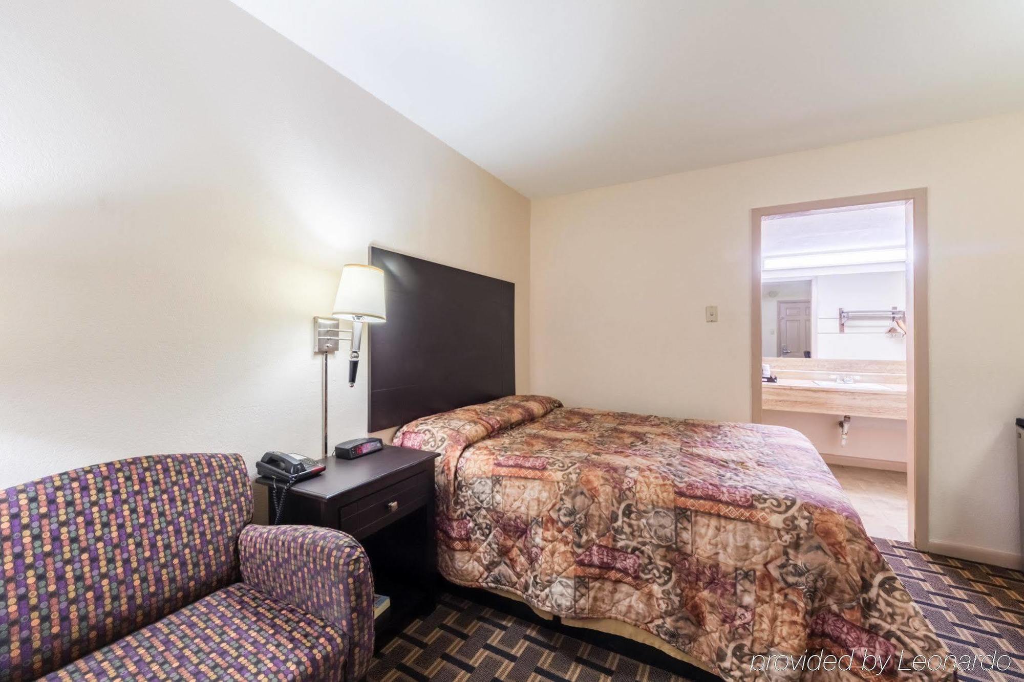 Rodeway Inn University Austin Exterior photo